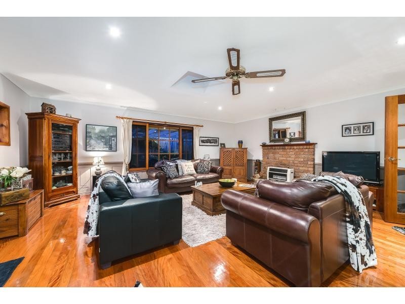 13 Paradise Drive, Tamborine Mountain QLD 4272