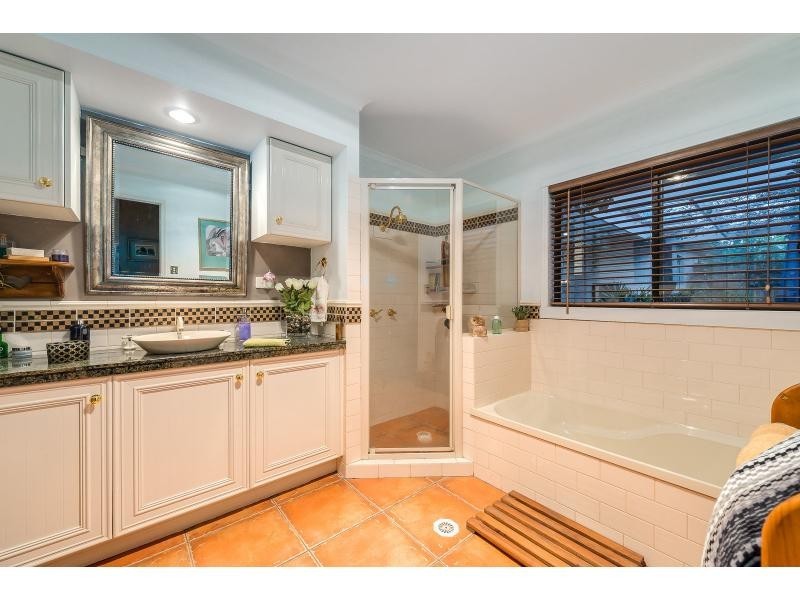 13 Paradise Drive, Tamborine Mountain QLD 4272