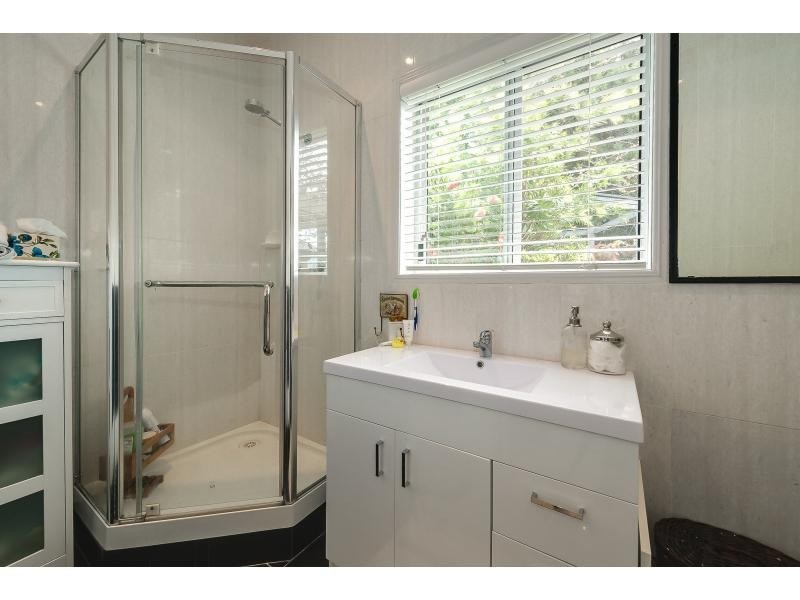 13 Paradise Drive, Tamborine Mountain QLD 4272