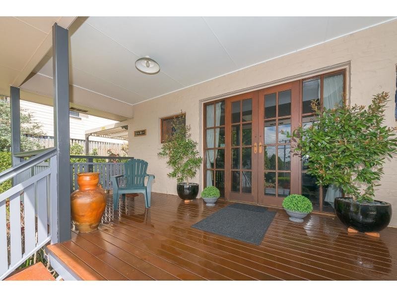 13 Paradise Drive, Tamborine Mountain QLD 4272