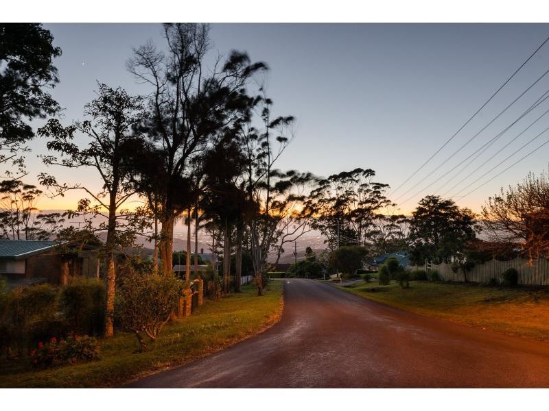 13 Paradise Drive, Tamborine Mountain QLD 4272