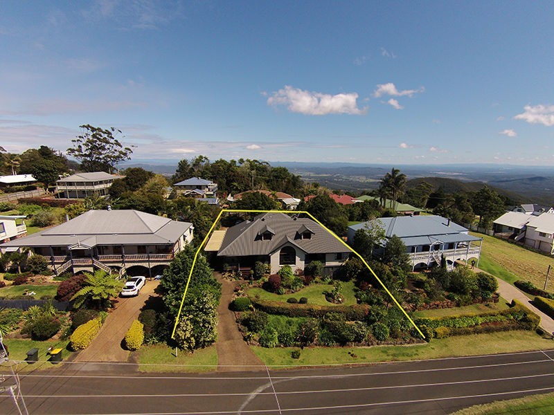 13 Paradise Drive, Tamborine Mountain QLD 4272