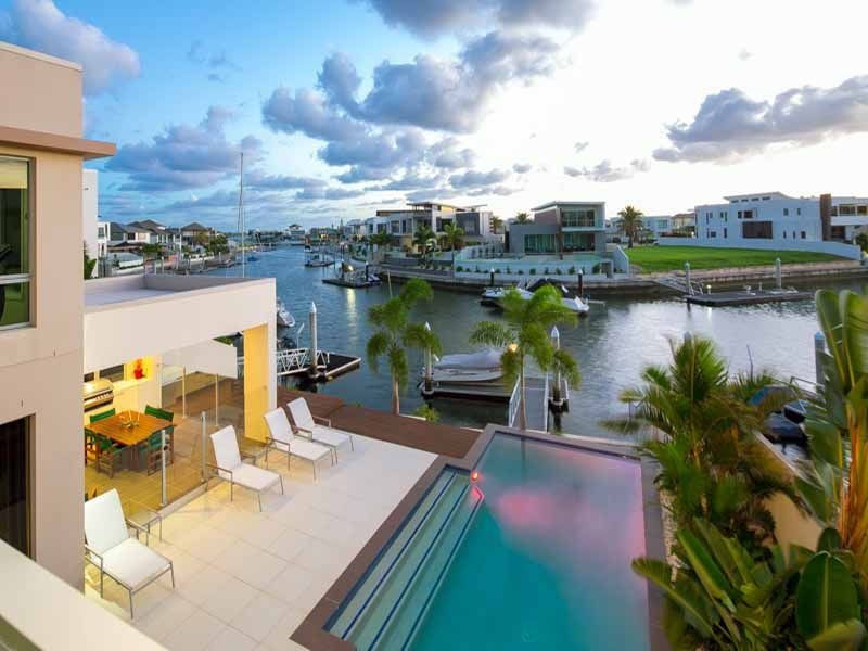 31 Knightsbridge Parade East, Sovereign Islands QLD 4216