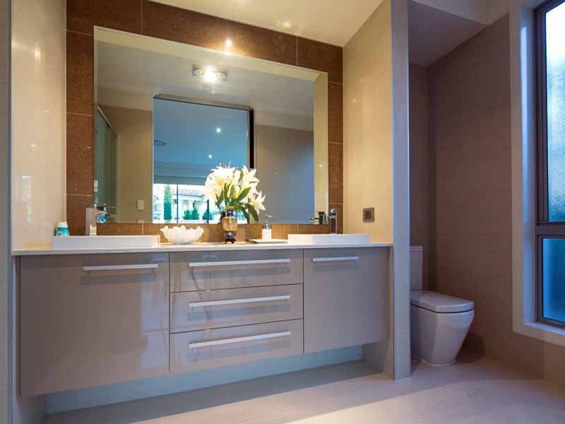 31 Knightsbridge Parade East, Sovereign Islands QLD 4216