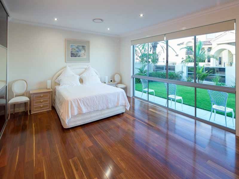 31 Knightsbridge Parade East, Sovereign Islands QLD 4216