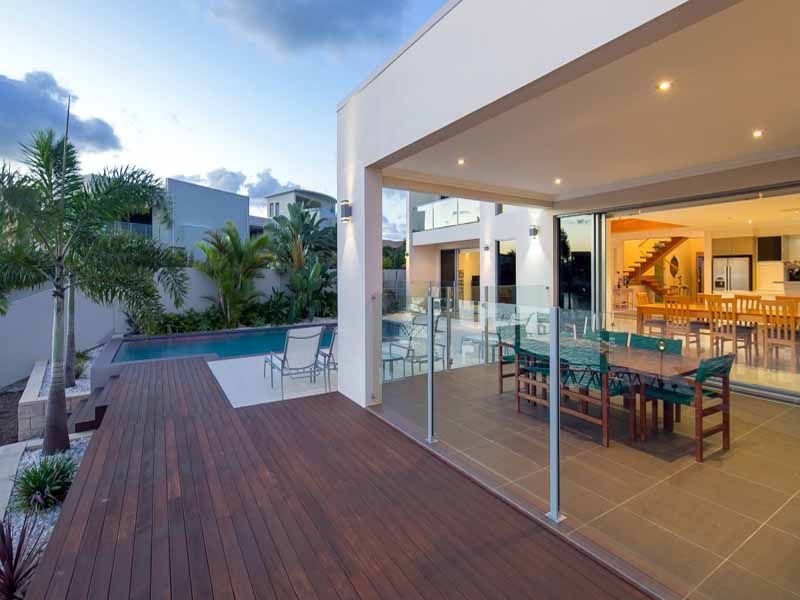 31 Knightsbridge Parade East, Sovereign Islands QLD 4216