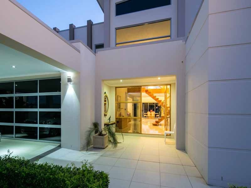 31 Knightsbridge Parade East, Sovereign Islands QLD 4216