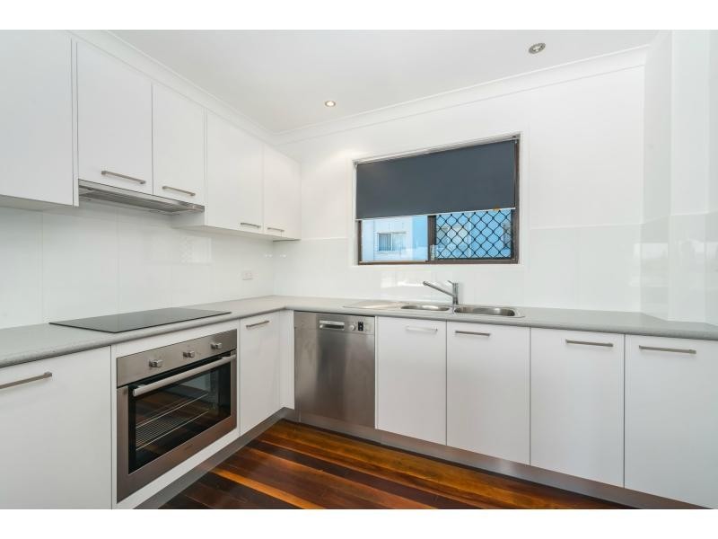 5/73 Bayview Street, Runaway Bay QLD 4216
