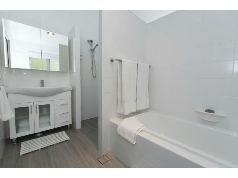 6 Sumatra Court, Tamborine Mountain QLD 4272