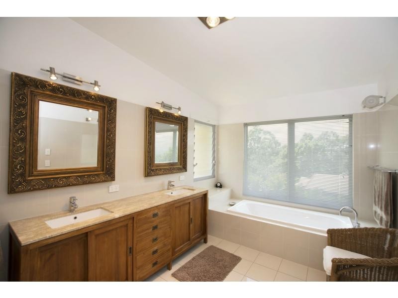 6 Sumatra Court, Tamborine Mountain QLD 4272