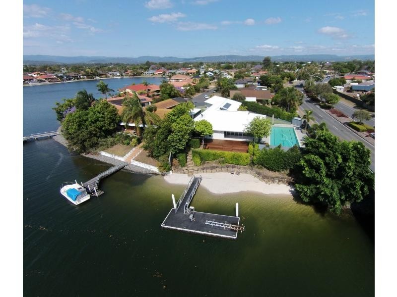 20 Salacia Avenue, Mermaid Waters QLD 4218