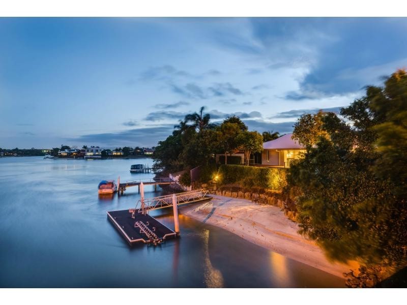 20 Salacia Avenue, Mermaid Waters QLD 4218