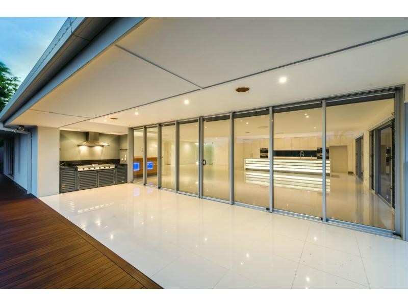 20 Salacia Avenue, Mermaid Waters QLD 4218