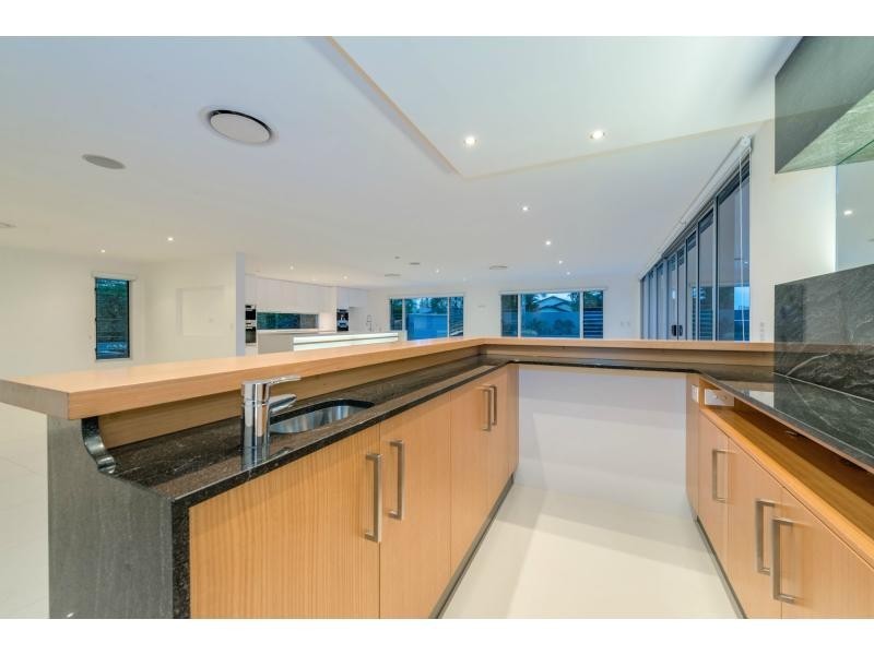 20 Salacia Avenue, Mermaid Waters QLD 4218