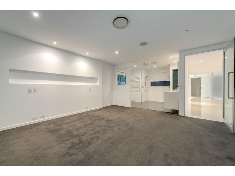 20 Salacia Avenue, Mermaid Waters QLD 4218