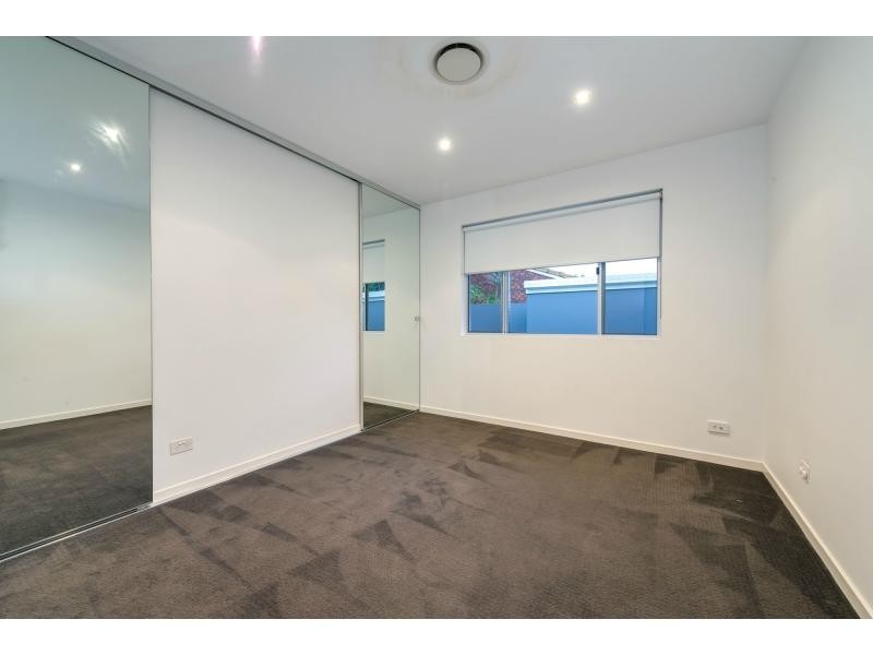 20 Salacia Avenue, Mermaid Waters QLD 4218