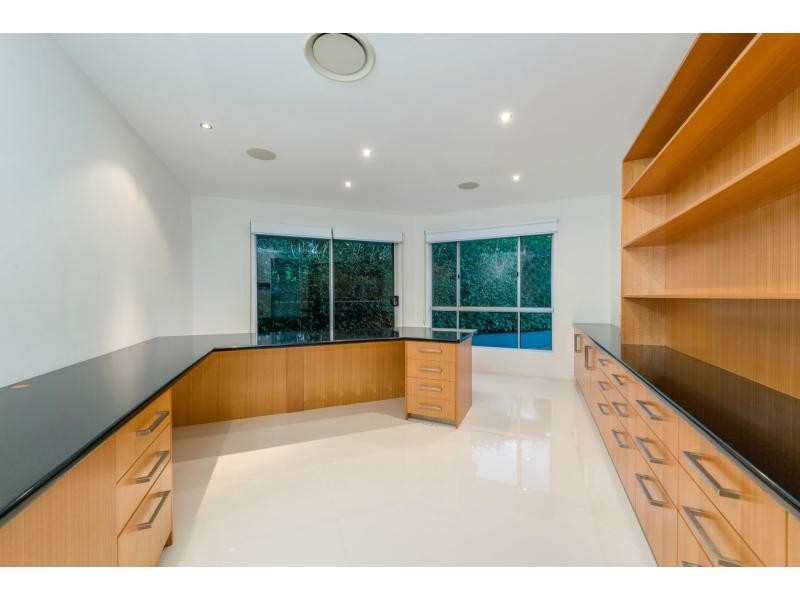 20 Salacia Avenue, Mermaid Waters QLD 4218