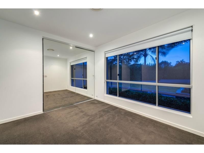 20 Salacia Avenue, Mermaid Waters QLD 4218