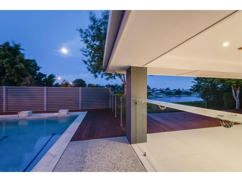 20 Salacia Avenue, Mermaid Waters QLD 4218