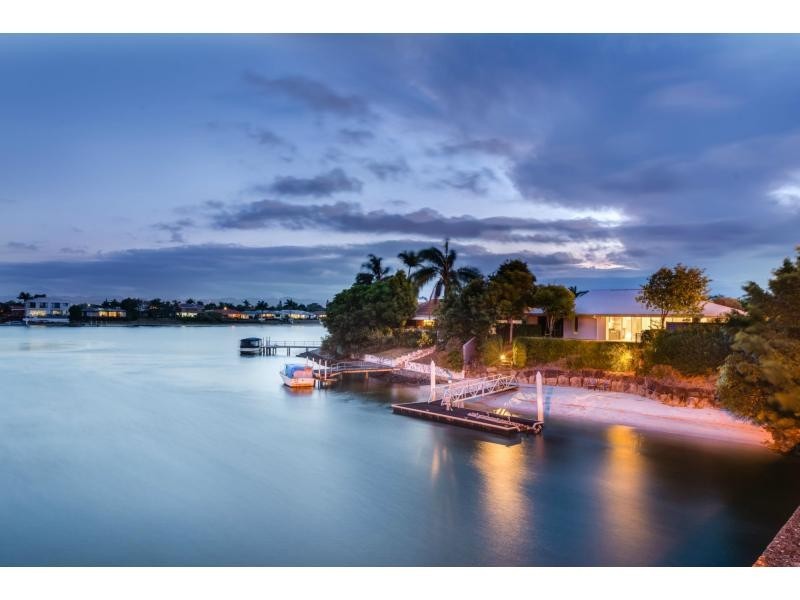 20 Salacia Avenue, Mermaid Waters QLD 4218