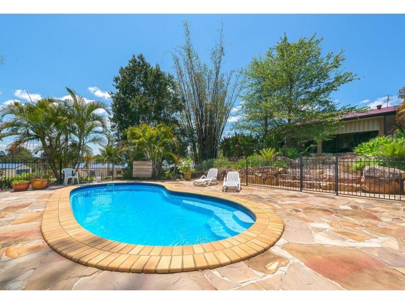 29 Howard Hughes Court, Maudsland QLD 4210