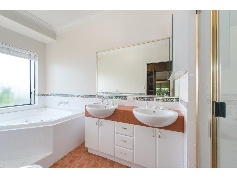 29 Howard Hughes Court, Maudsland QLD 4210