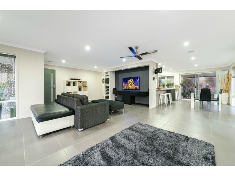 37 Kelsey Circuit, Nerang QLD 4211