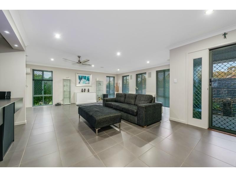 37 Kelsey Circuit, Nerang QLD 4211