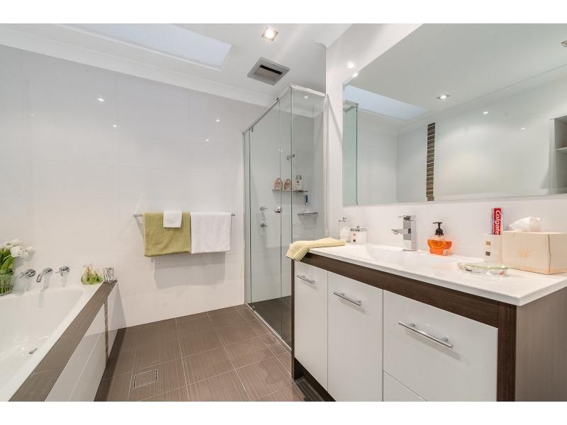 54 Lae Drive, Runaway Bay QLD 4216