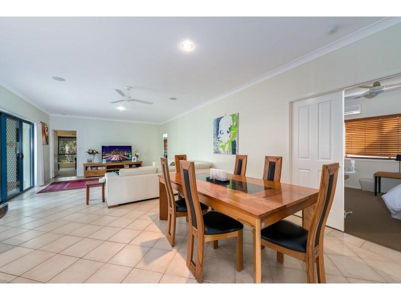 8 Broadwater Street, Runaway Bay QLD 4216