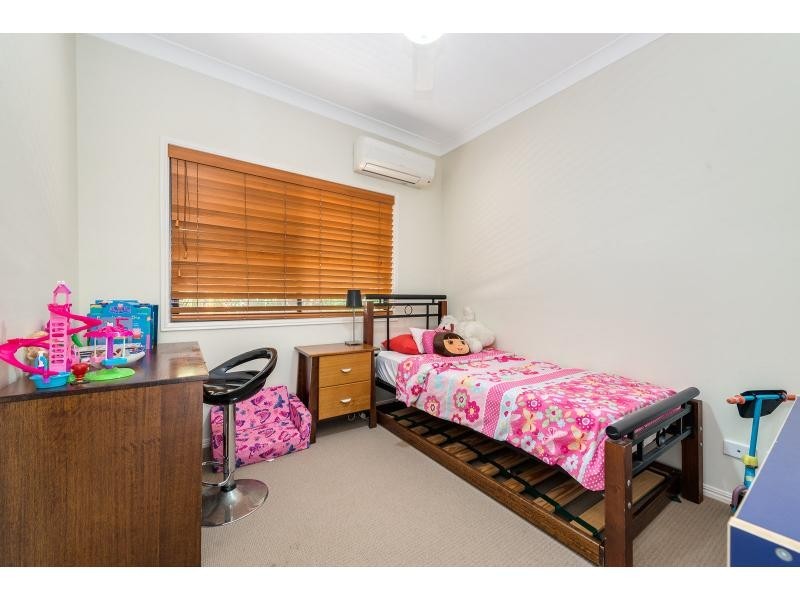 8 Broadwater Street, Runaway Bay QLD 4216