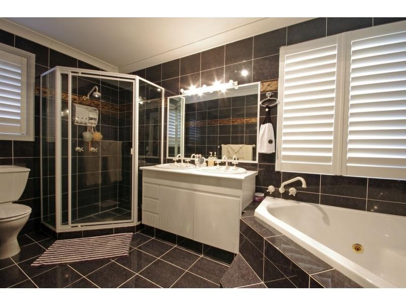 28 Sundance Way, Runaway Bay QLD 4216