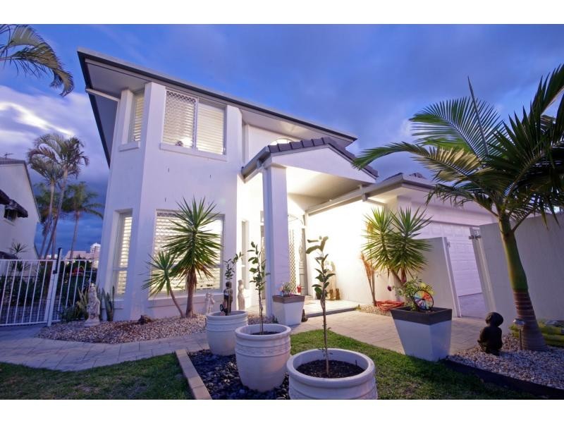 28 Sundance Way, Runaway Bay QLD 4216