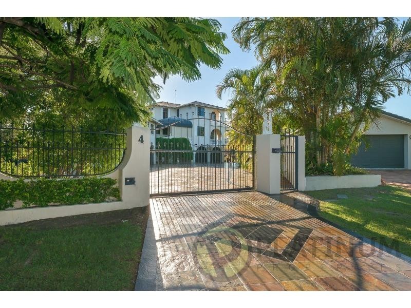 4 Aroa Court, Runaway Bay QLD 4216