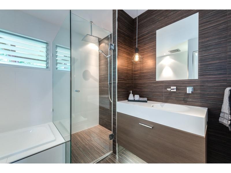 5 Broadwater Street, Runaway Bay QLD 4216