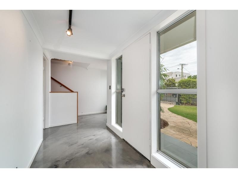 5 Broadwater Street, Runaway Bay QLD 4216