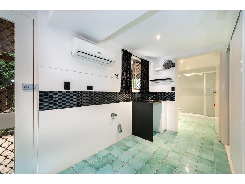 5 Broadwater Street, Runaway Bay QLD 4216