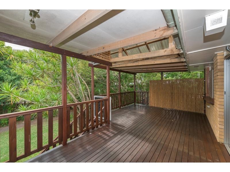 5 Broadwater Street, Runaway Bay QLD 4216