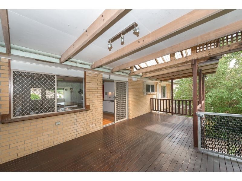 5 Broadwater Street, Runaway Bay QLD 4216