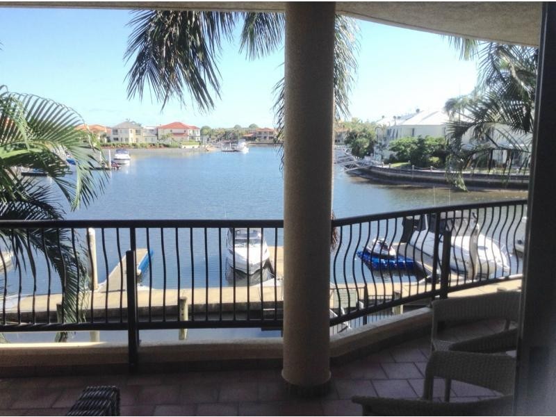 18/41A Broadwater Street, Runaway Bay QLD 4216