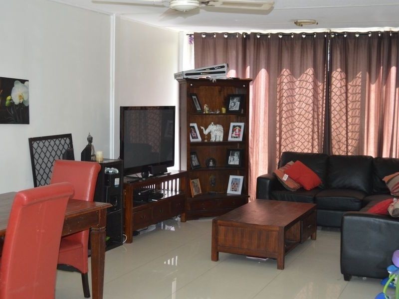 1/4 Marine Parade, Southport QLD 4215