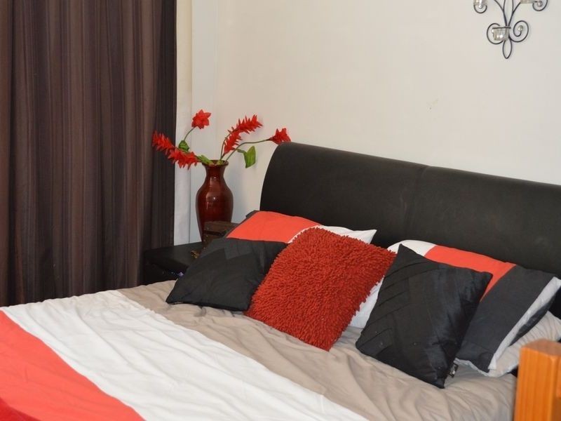 1/4 Marine Parade, Southport QLD 4215