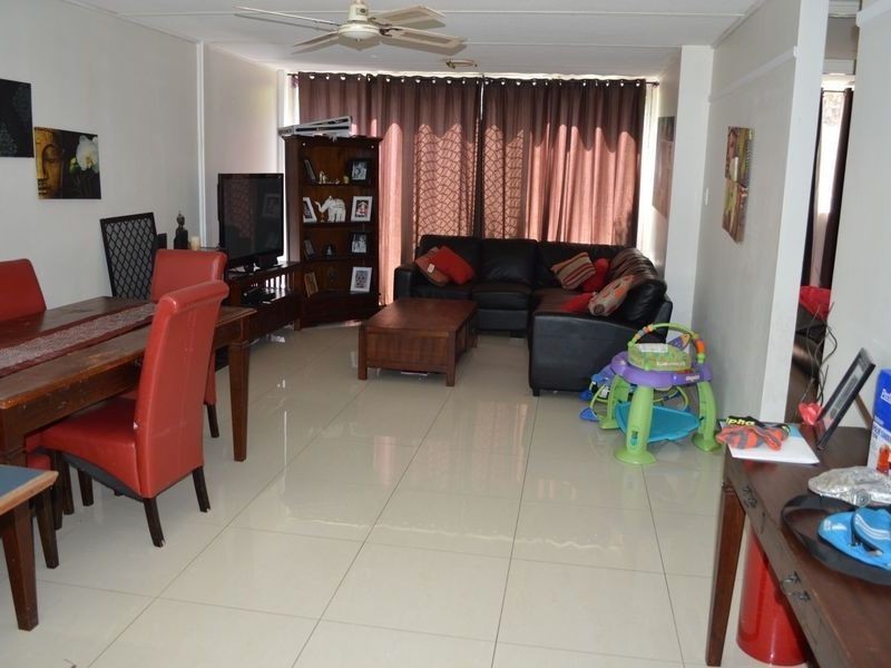 1/4 Marine Parade, Southport QLD 4215