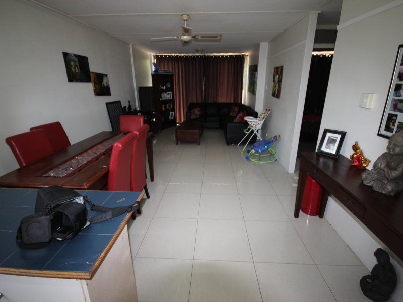 1/4 Marine Parade, Southport QLD 4215