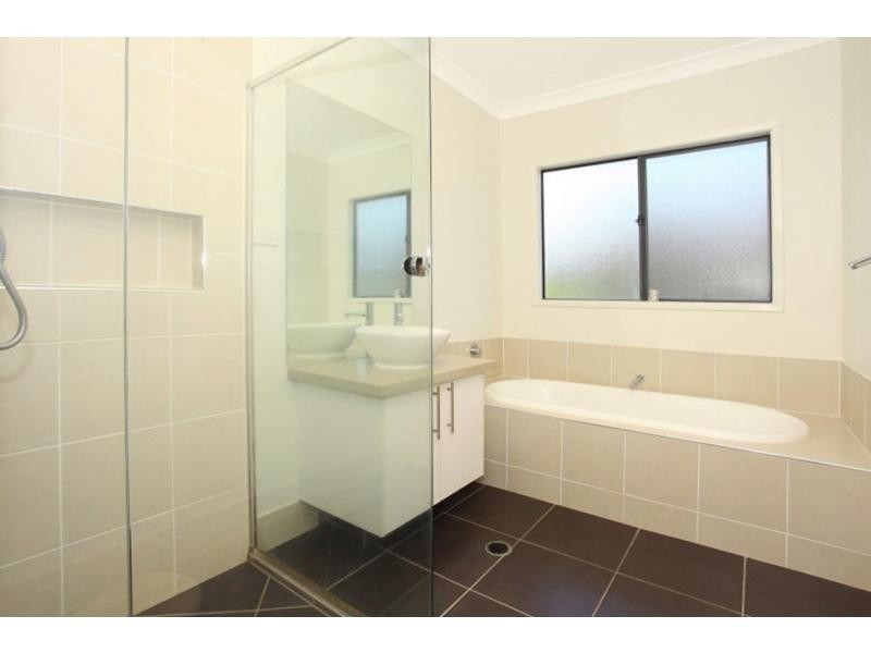 38 Diamantina Circuit, Pacific Pines QLD 4211