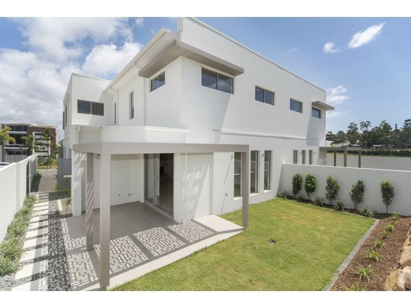 1063 Lakeview Terrace, Benowa QLD 4217