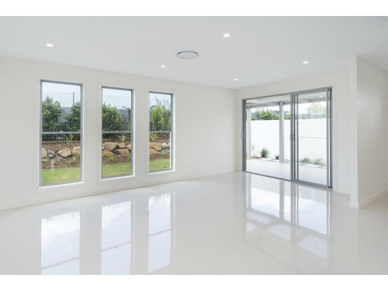 1063 Lakeview Terrace, Benowa QLD 4217