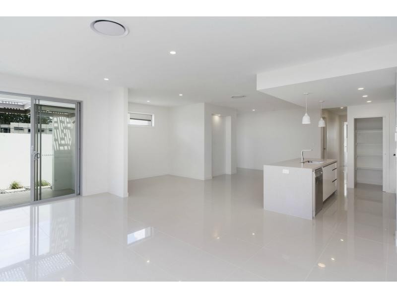 1063 Lakeview Terrace, Benowa QLD 4217