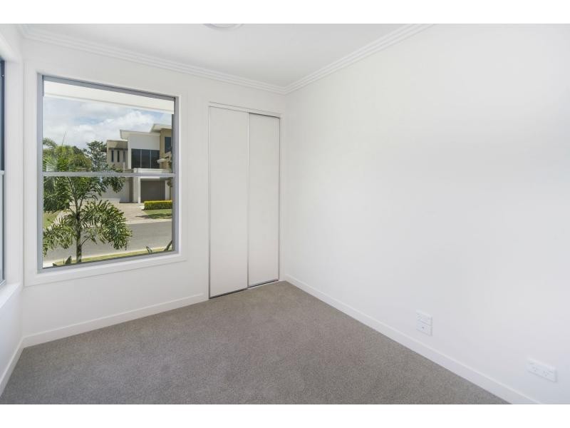1063 Lakeview Terrace, Benowa QLD 4217