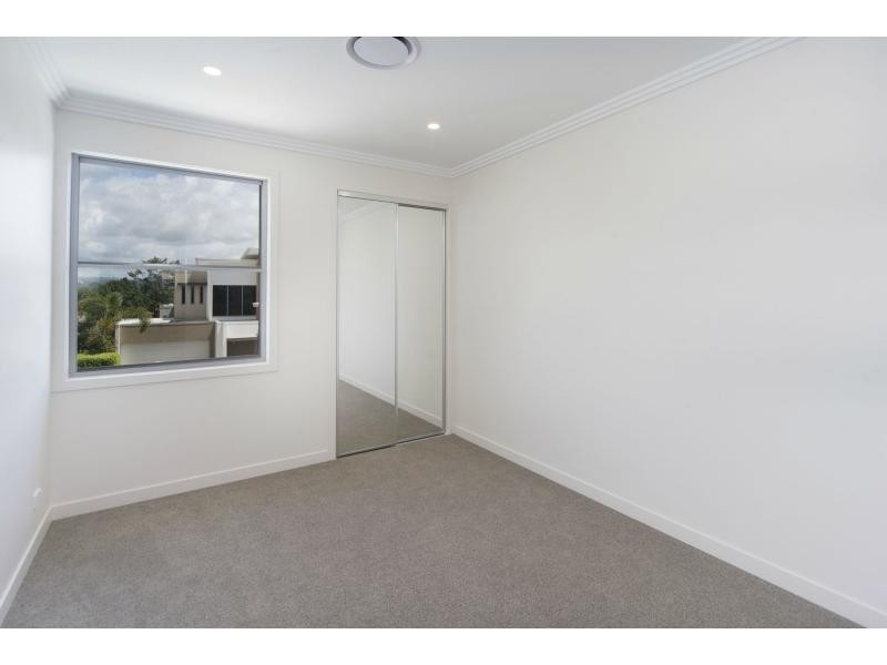 1063 Lakeview Terrace, Benowa QLD 4217